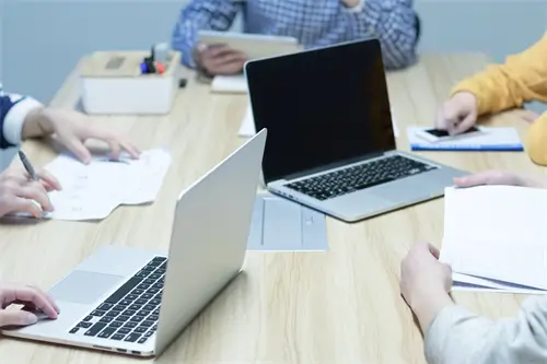 女孩打喷嚏含义什么